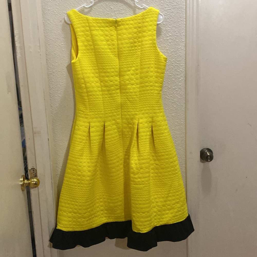 Just...Taylor Yellow Textured Fit-and-Flare Dress with Black Hem size 10 - Picture 6 of 7